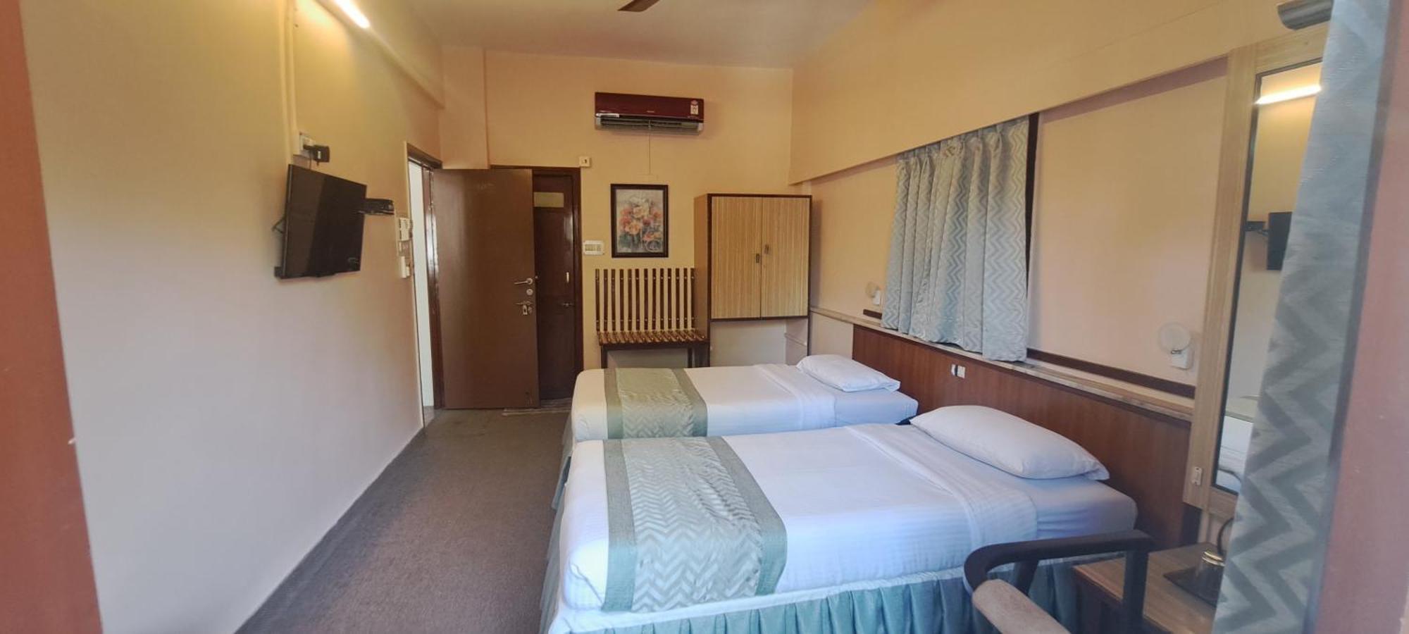 Hotel Swaroop Pune Extérieur photo