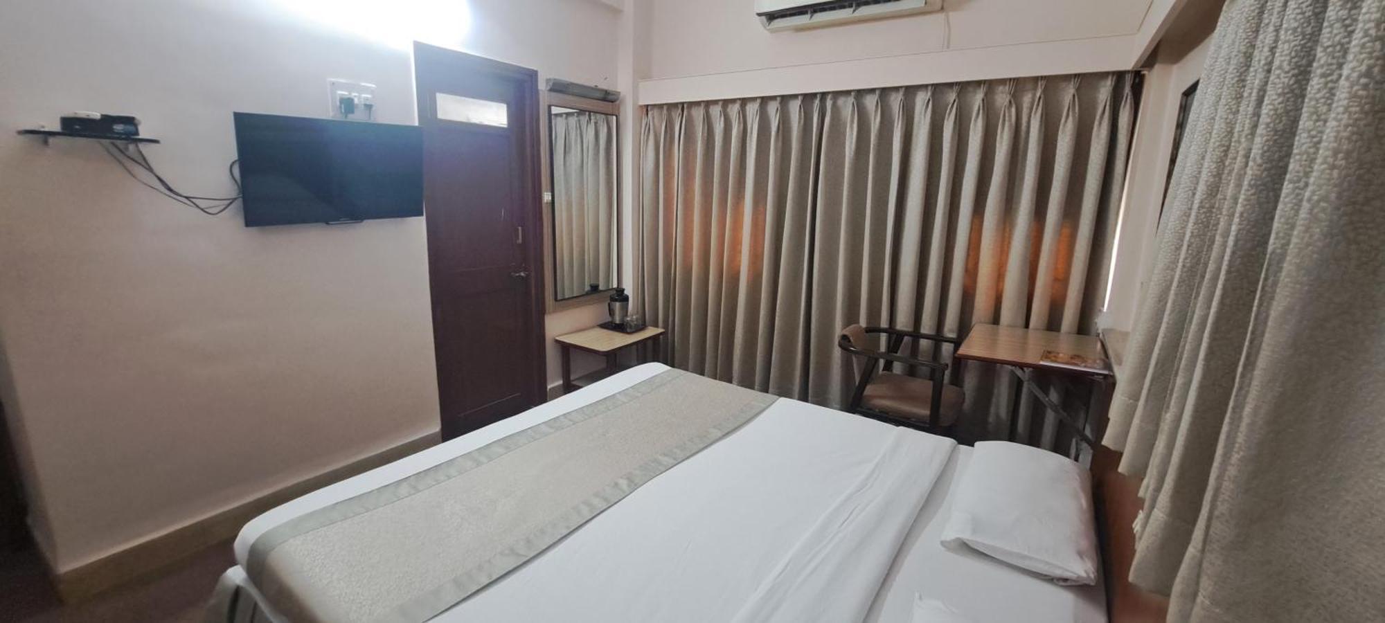 Hotel Swaroop Pune Extérieur photo