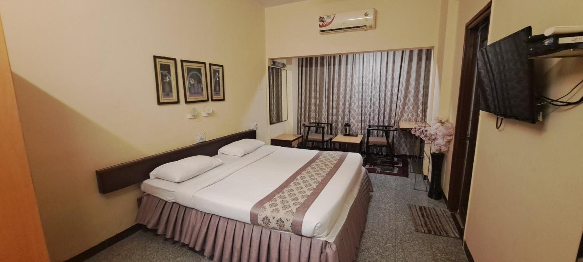Hotel Swaroop Pune Extérieur photo