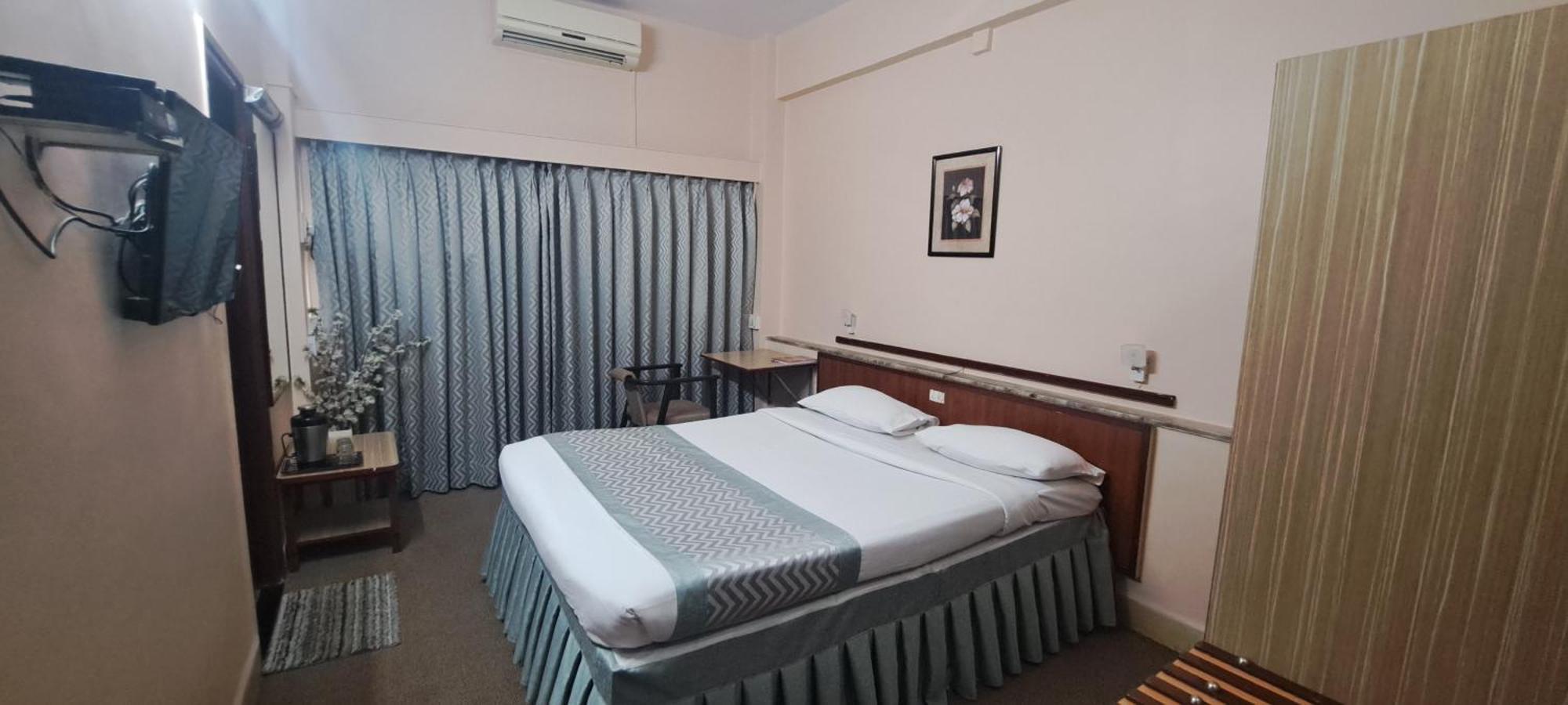 Hotel Swaroop Pune Extérieur photo