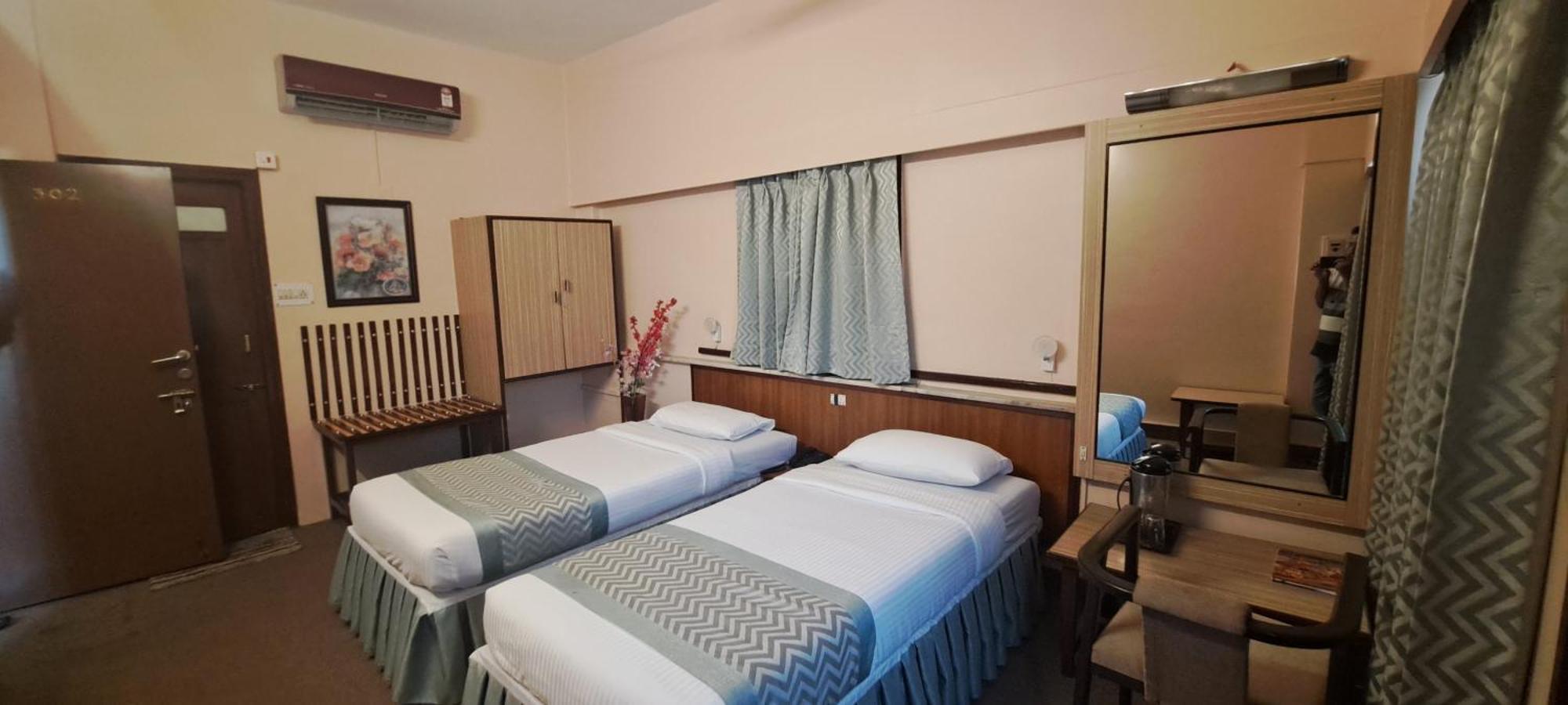 Hotel Swaroop Pune Extérieur photo