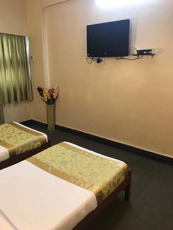 Hotel Swaroop Pune Extérieur photo