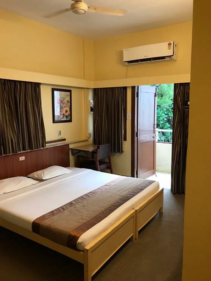 Hotel Swaroop Pune Extérieur photo
